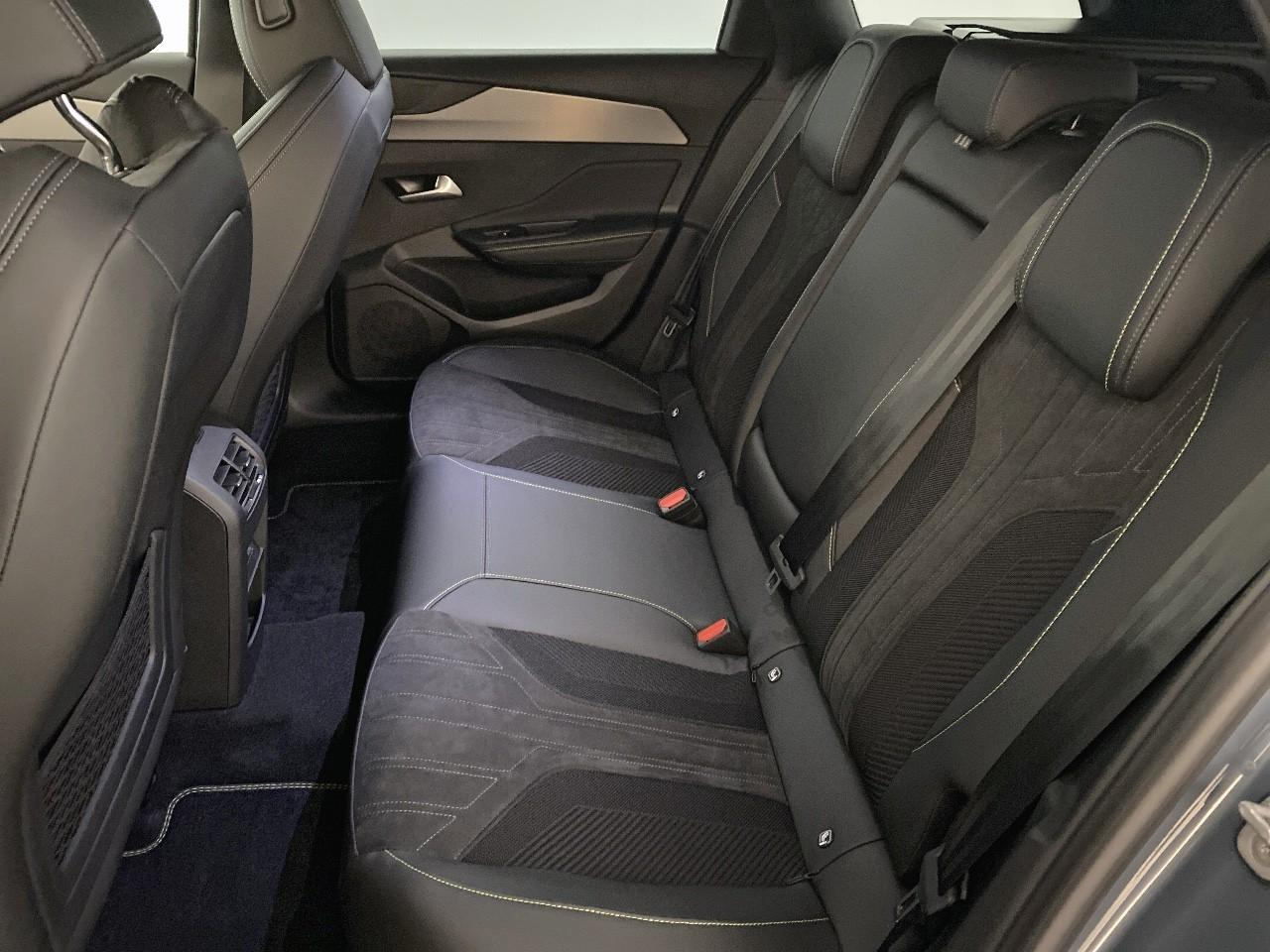 Peugeot 308 sw electrique 55 kwh 156ch gt — photo 10