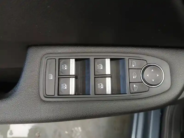 Renault Clio blue dci 85 — photo 32