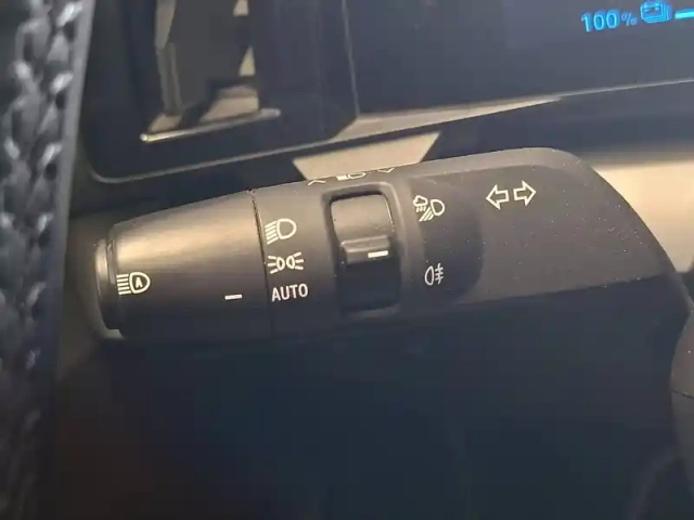Renault Megane e-tech ev60 130ch super charge — photo 39