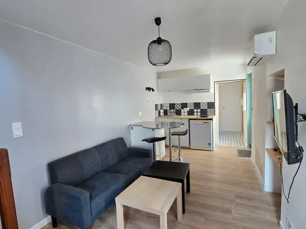 Maison Maison T3 meublée CV avec place de parking et courette