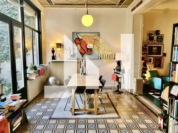 Maison 9 pièces 243 m²
