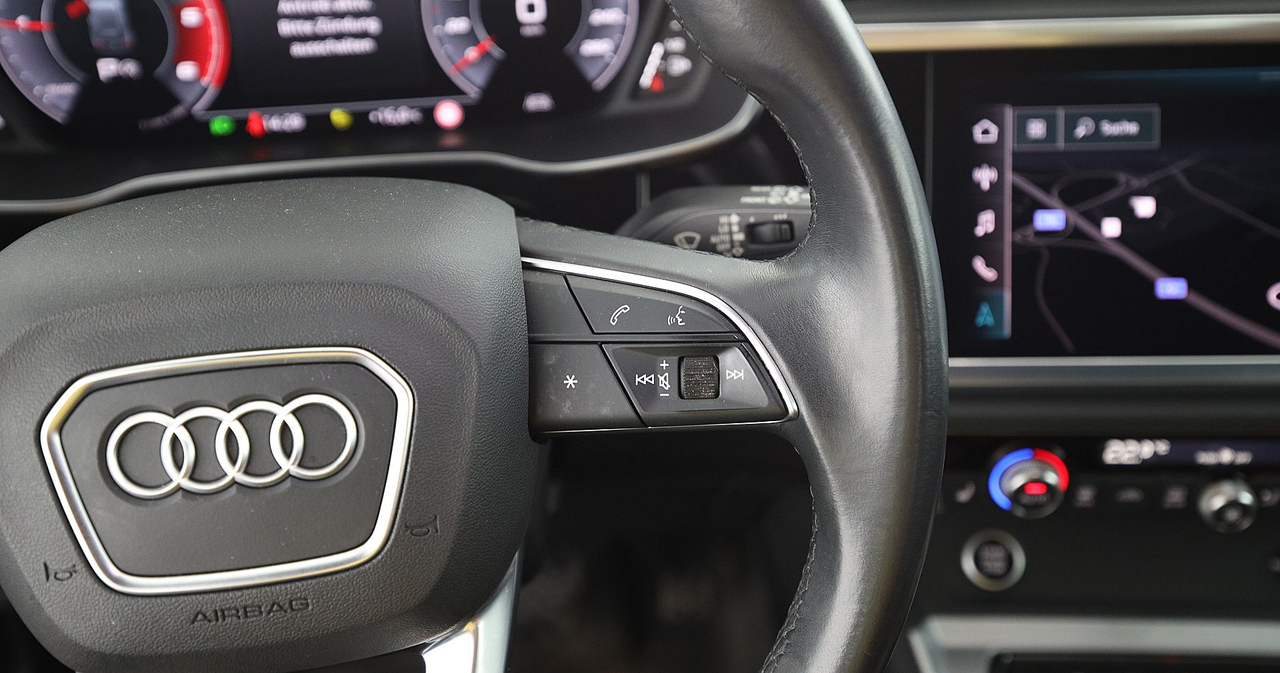 Audi Q3 — photo 30