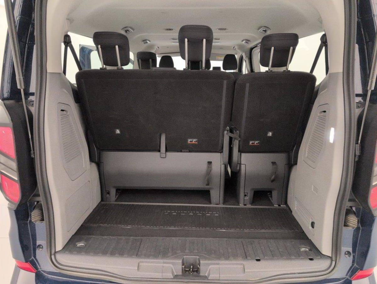 Ford Tourneo Custom — photo 15