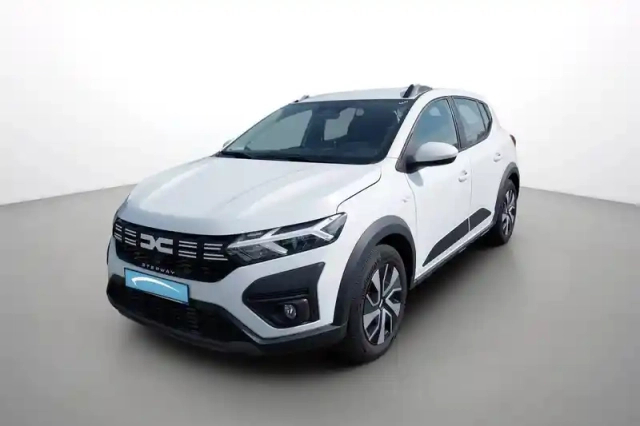 Dacia Sandero tce 90 gsr2 — photo 1