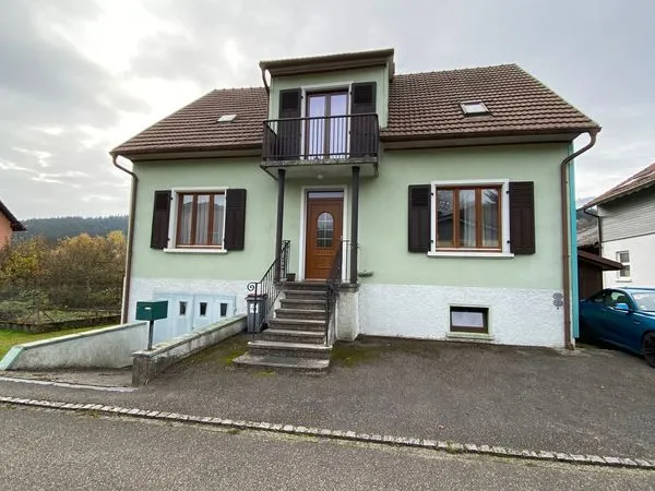 Belle maison spacieuse avec jardin