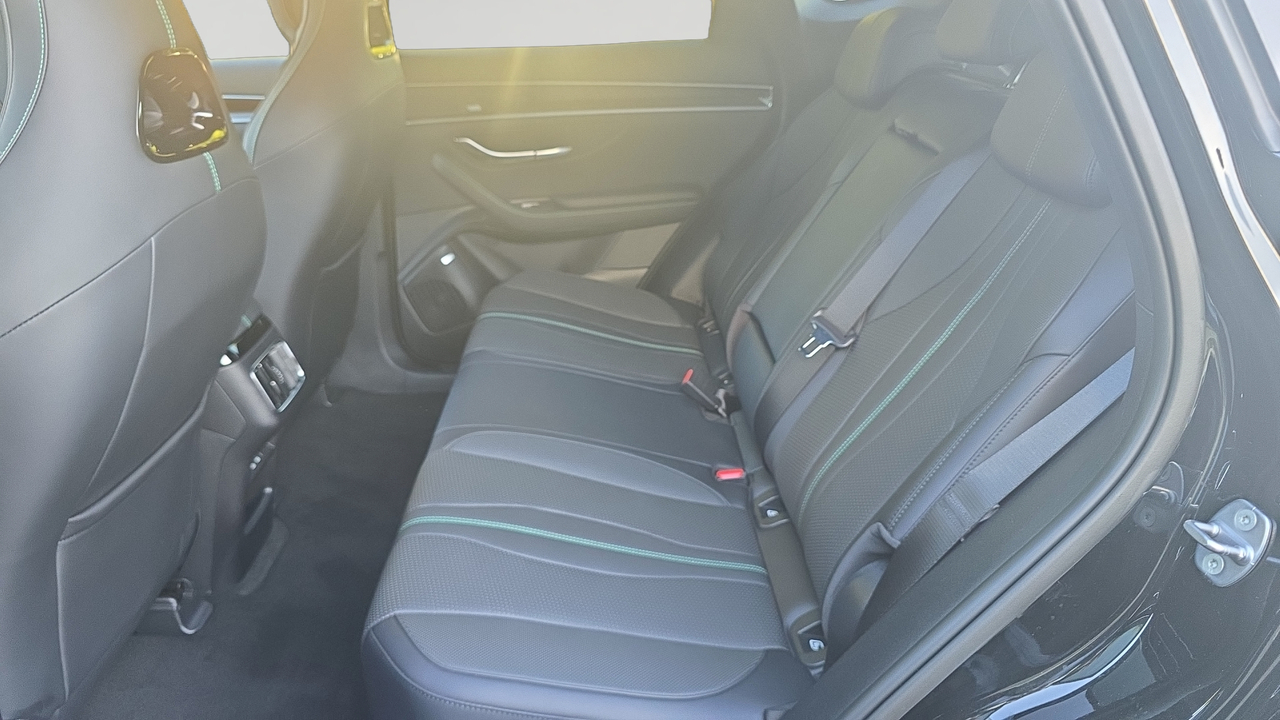 BYD Seal U 1.5l DM-i 218 ch PHEV — photo 20