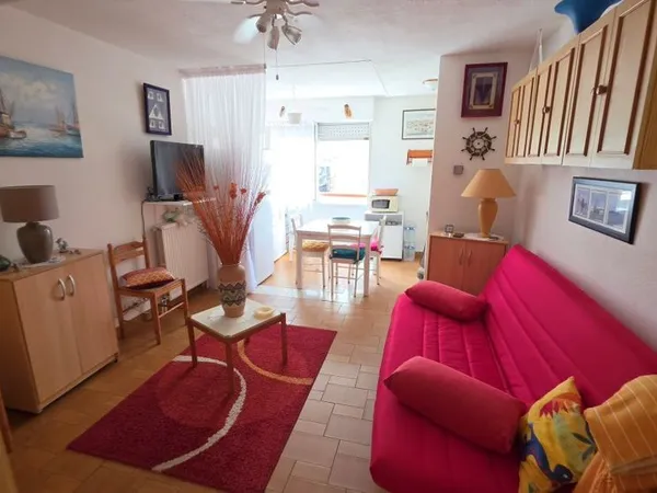 LE CAP D'AGDE: LES FALAISES: STUDIO 27.9m² + PARKING COUVERT, vendu meublé