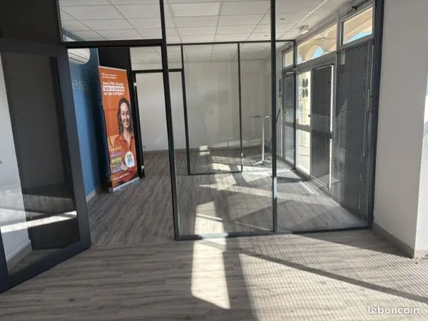 Bureau 52 m²