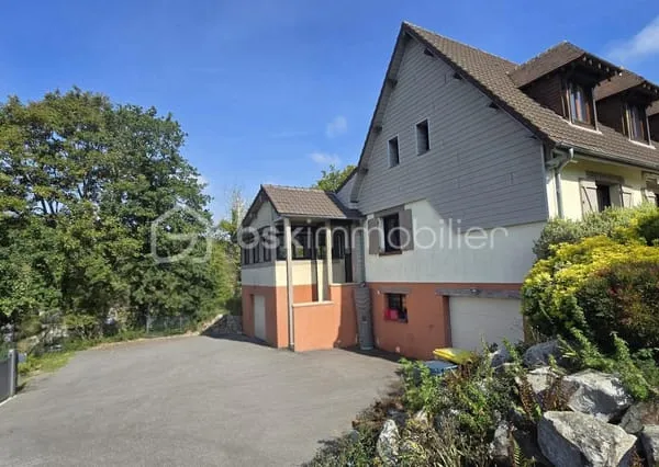 Magnifique maison familiale de 142 m² - Vue panoramique d'exception & terrain de plus de 5 000 m²
