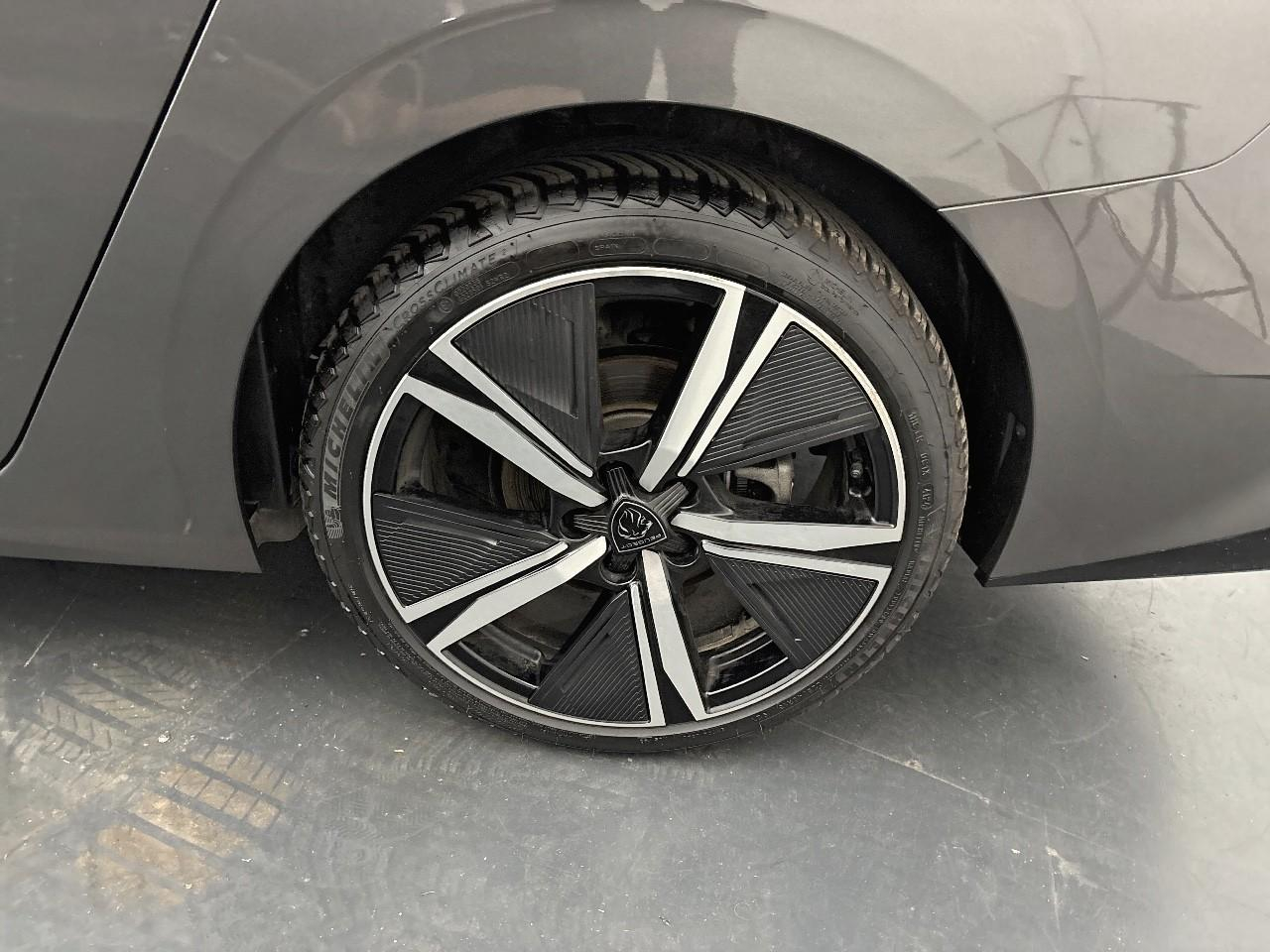 Peugeot 308 sw puretech 130ch s&s eat8 gt — photo 16