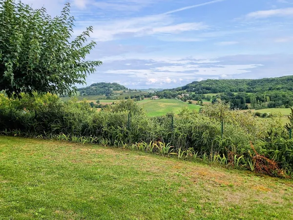 Maison entre Lauzerte et Montcuq avec vue panoramique