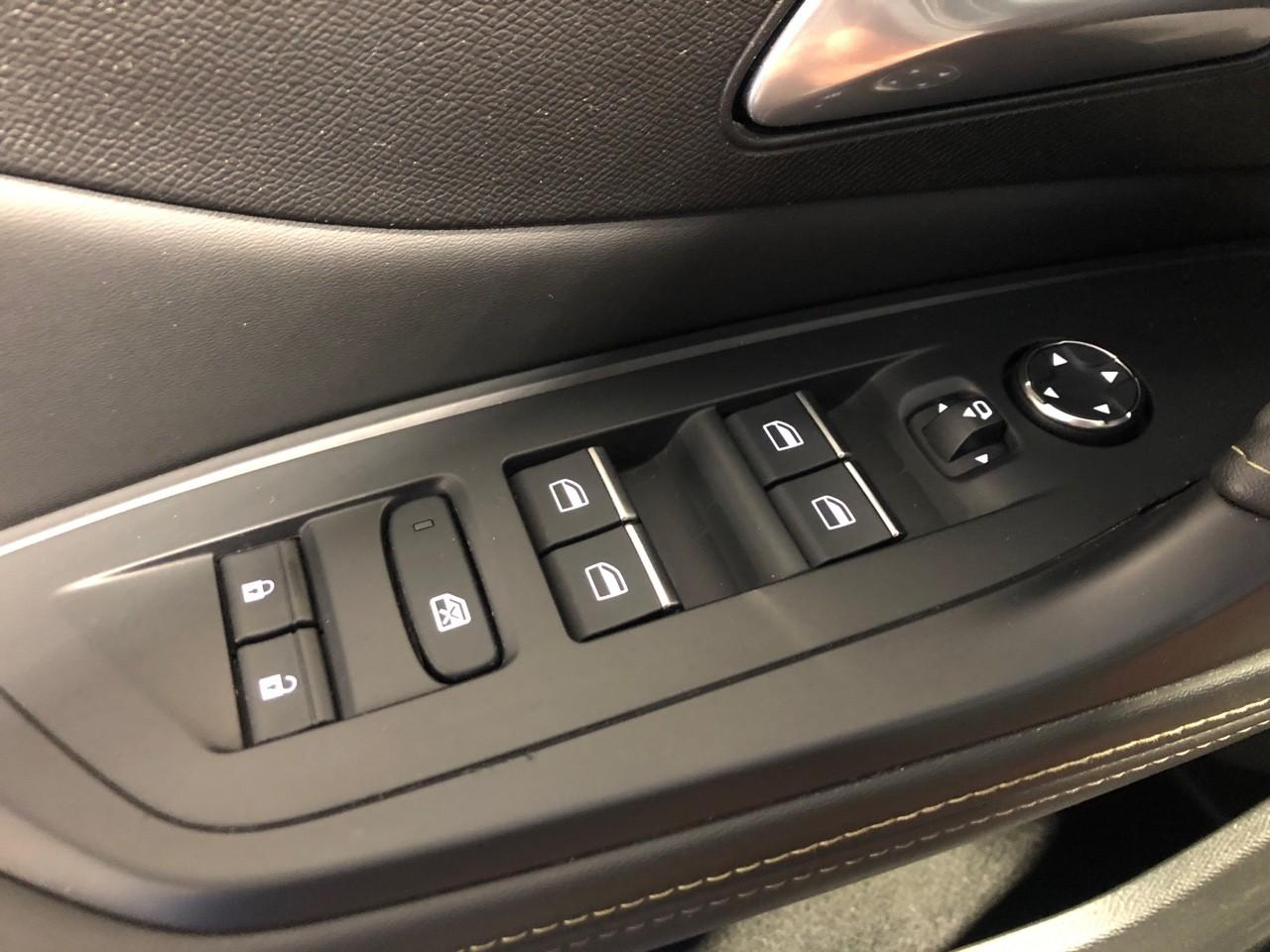 Peugeot 308 puretech 130ch s&s eat8 gt — photo 21