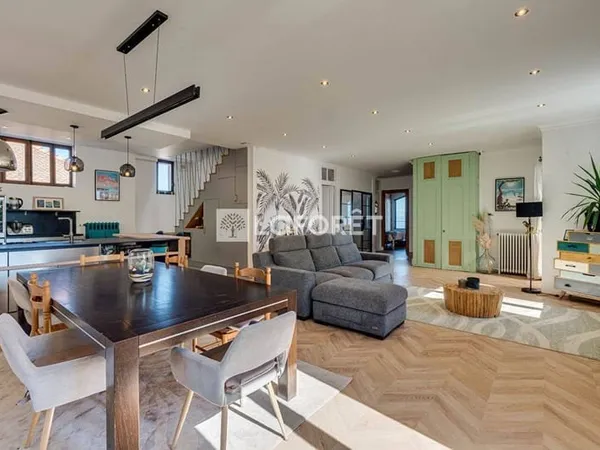 Duplex 9 pièces 270 m²