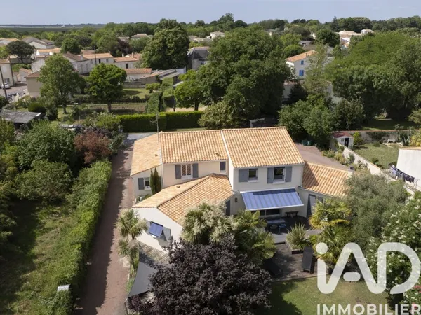Maison 7 pièces 210 m²