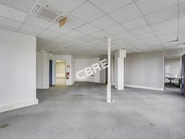 Local d'activité 461 m²