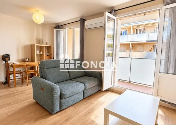 GRAND Studio 37 m2 - vide - CATALANS