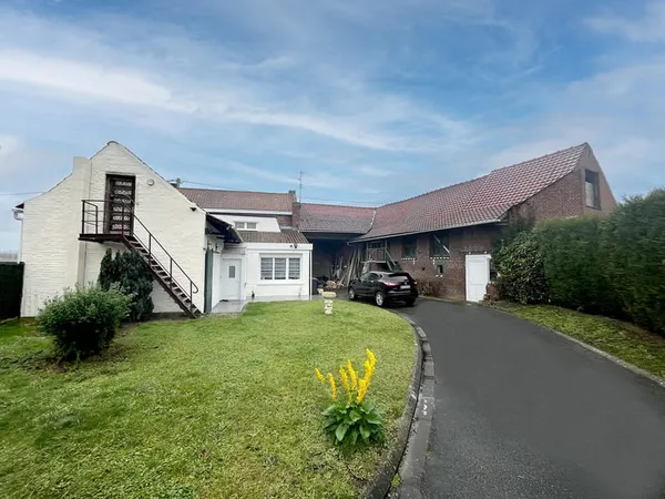 Ennevelin maison de 136 m2, 7 pièces dont un studio, cours &