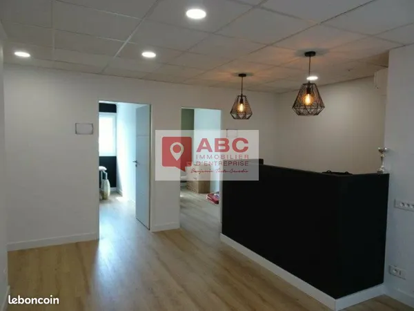 Bureaux 200 m² PEROLS