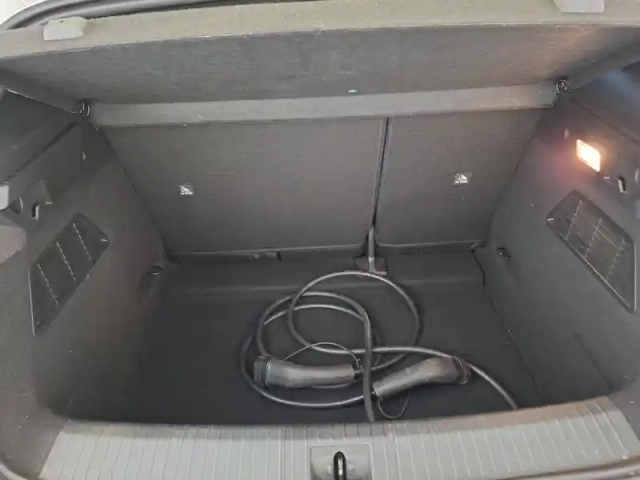 Renault Megane e-tech ev60 220 ch optimum charge — photo 22