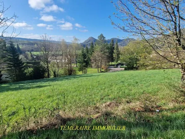 Terrain constructible 3080 m²