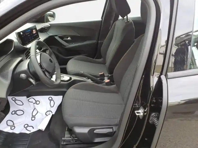 Peugeot 2008 hybrid 110 e-dcs6 — photo 11