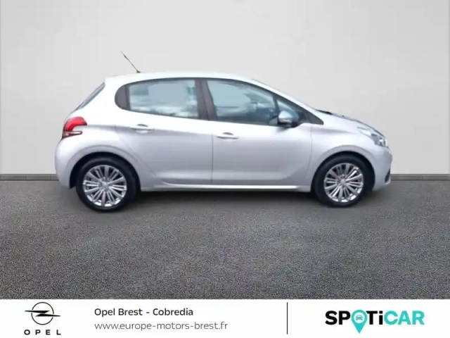 Peugeot 208 1.2 puretech 82ch style — photo 2
