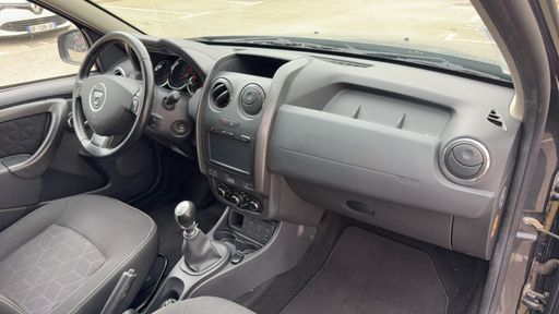 Dacia Duster 1.5 dCI 110 - Prestige – 2015 – 149178 km – Diesel – Boîte Manuelle — photo 26