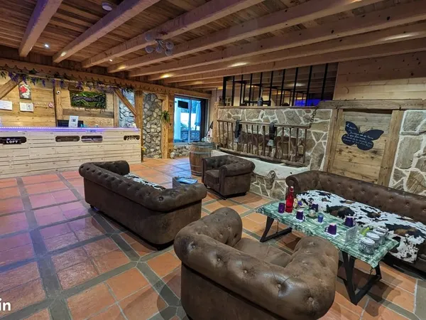 Local commercial 150 m² Saint-Jeoire