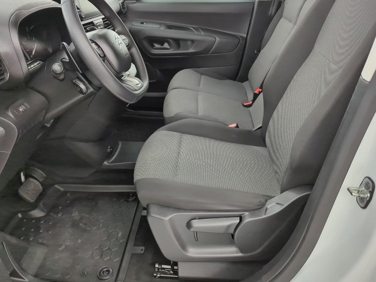 Citroën Berlingo van m 650 bluehdi 130 s&s eat8 driver — photo 9