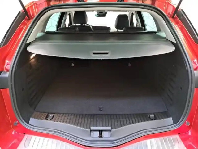 Renault Megane iv estate e-tech plug-in hybrid 160 — photo 19