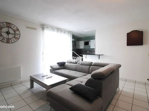 À LOUER Appartement T2 meublé 55 m2 LAVAL