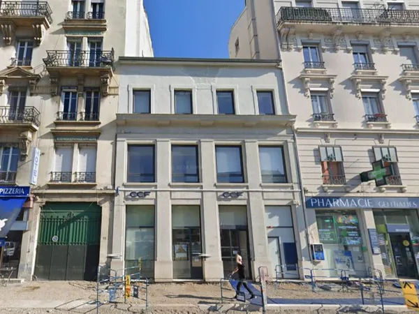 Local professionnel 6 pièces 576 m²