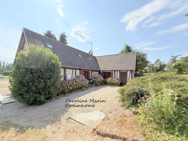 LE BEC HELLOUIN (27) Charmante maison Normande
