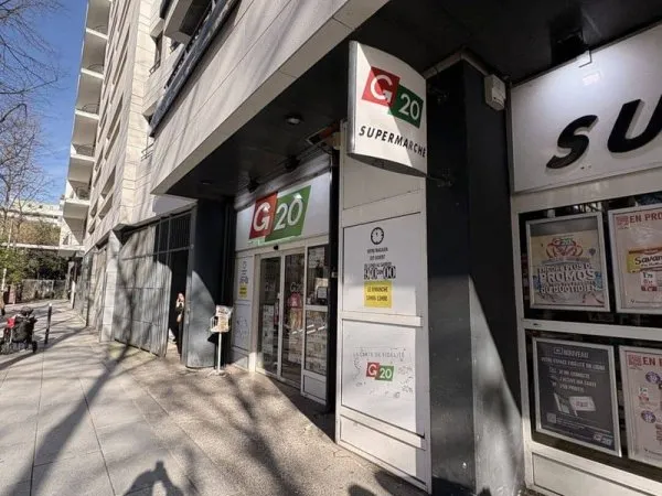Boutique 2 pièces 320 m²