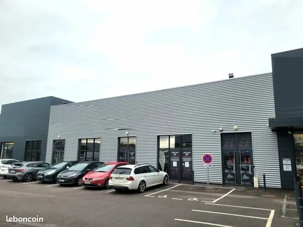 LOCAL COMMERCIAL 855 m² SAINT JEAN DU CARDONNAY