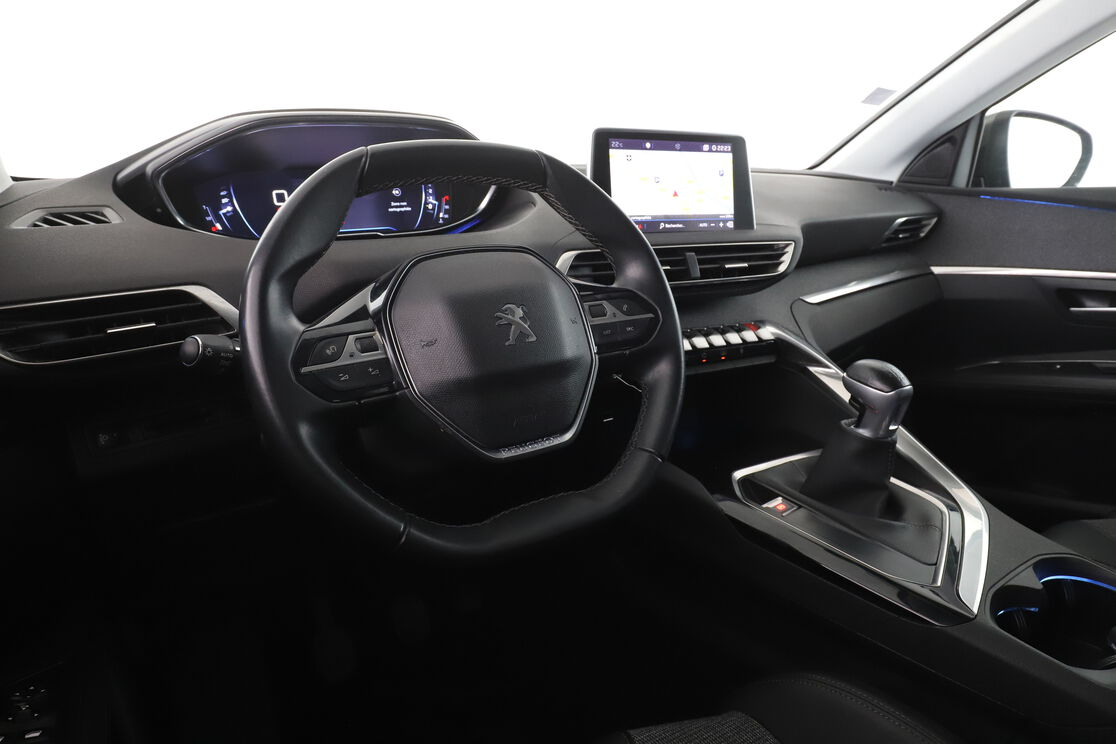 Peugeot 3008 1.2 PureTech Allure — photo 10