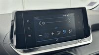 Peugeot 208 1.2 PureTech 100ch S&S Style 118g — photo 13