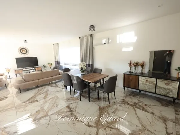 NOUAILLÉ-MAUPERTUIS - VILLA RÉCENTE DE PLAIN-PIED DPE A- 145 M² - 4 CHAMBRES - BELLES PRESTATIONS