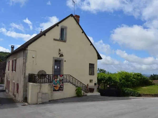 Maison 7 pièces 320 m²