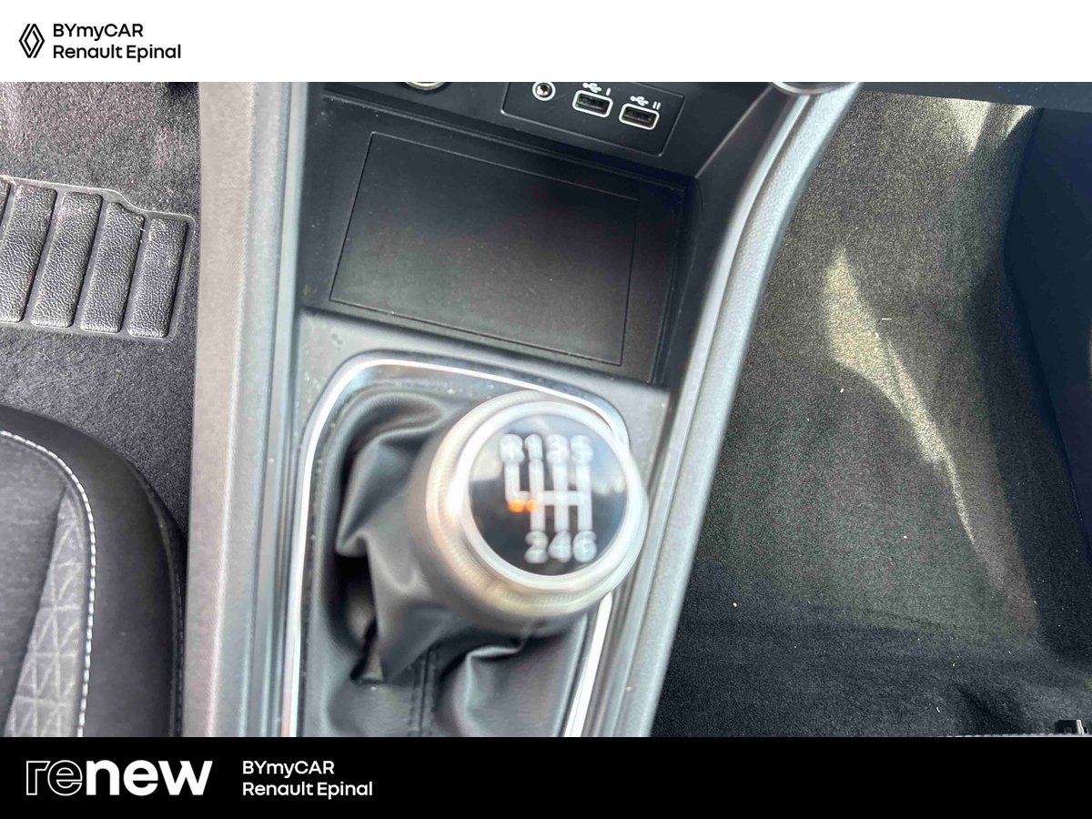 Renault Captur TCe 90 — photo 22
