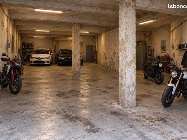 À louer garage à moto / vélo - quartier Notre Dame - Nîmes