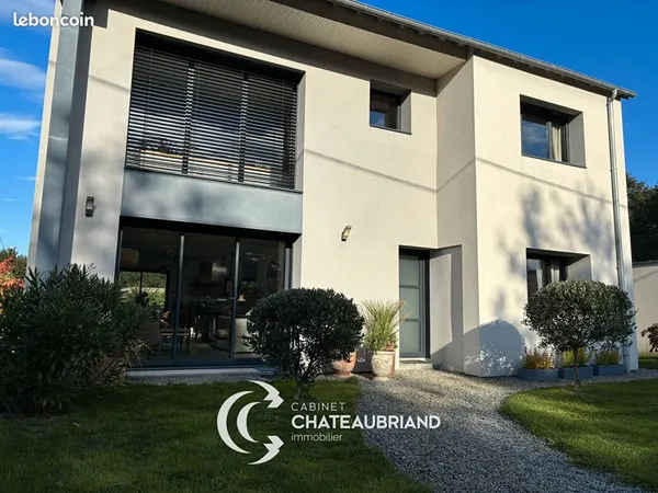 Propriété 7 pièces 143 m²