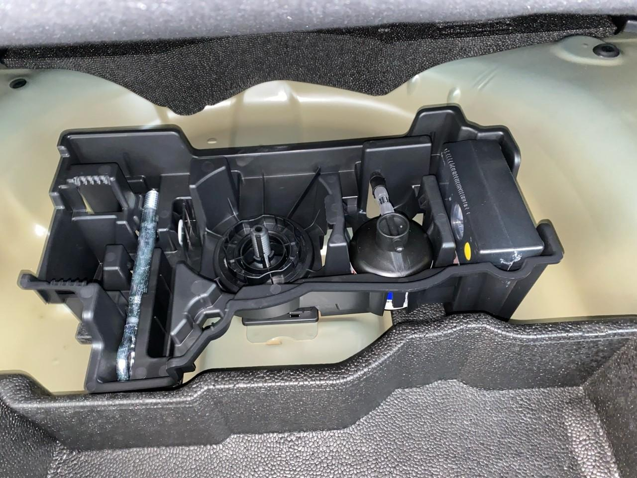 Peugeot 2008 hybrid 145 ch e-dcs6 allure — photo 12