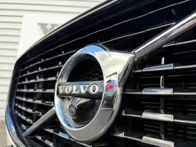 Volvo Xc60 t6 awd 253 + 87ch r-design geartronic — photo 15