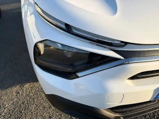 Citroën C4 e- 136 ch automatique — photo 16