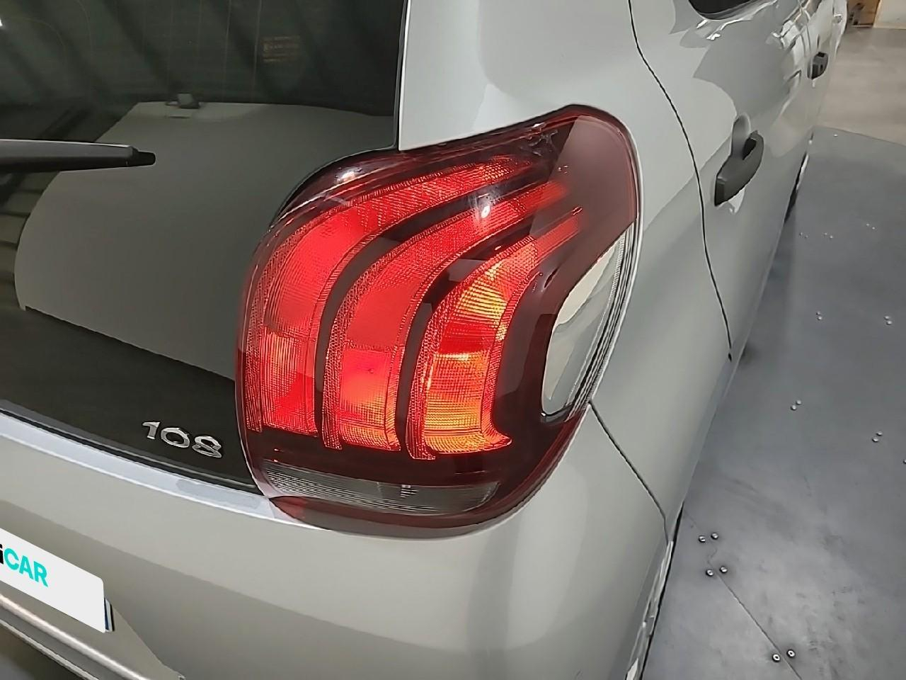 Peugeot 108 vti 72ch bvm5 access — photo 23