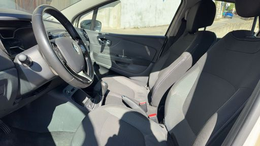 Renault Captur 0.9 TCe 90 - Business – 2015 – 120562 km – Essence – Boîte Manuelle — photo 31