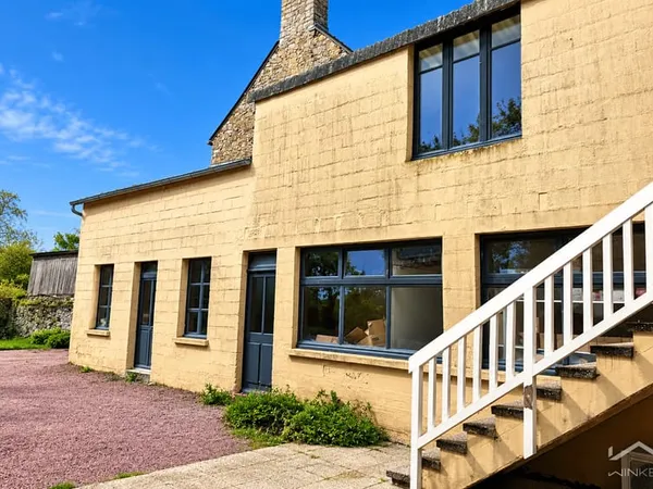 Local commercial 1 pièce 274 m²