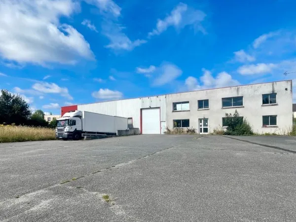 LOCAL D'ACTIVITÉS / ENTREPÔT 1 500 m² - ÉVREUX - ACCÈS DIRECT N154