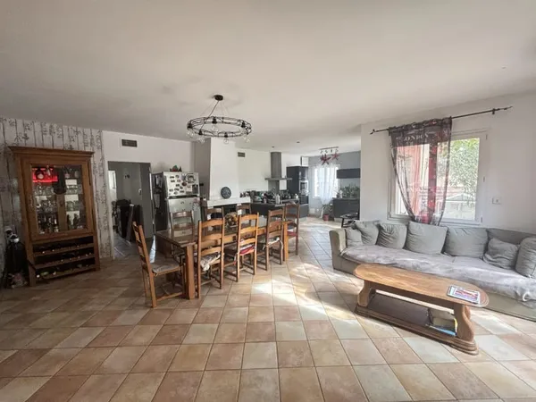 Maison plain-pied de type 6 avec jardin